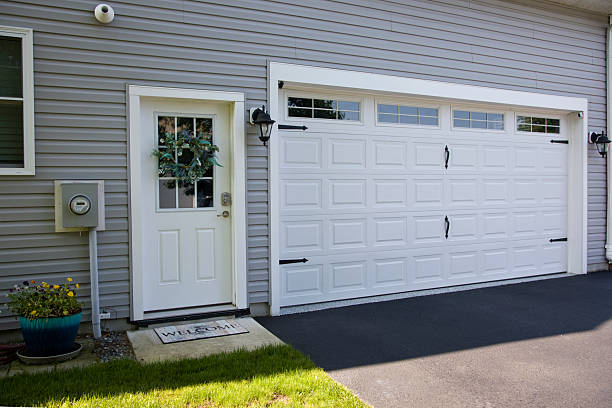 24/7 Emergency Garage Door Panel Replacement experts in Lincoln, AR